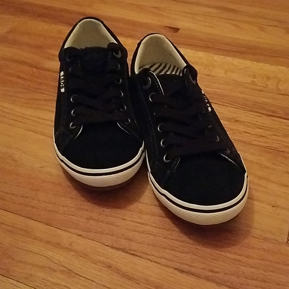 Taos Footwear Shoes - Taos Retro Star Women's Sneakers